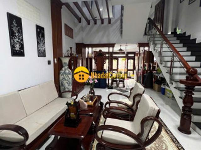 Nhà mặt phố bán