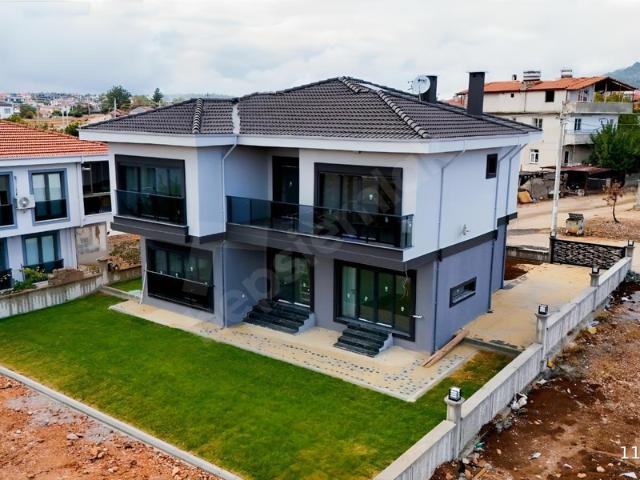 Akçaova, Menteşe içerisinde satılık Villa