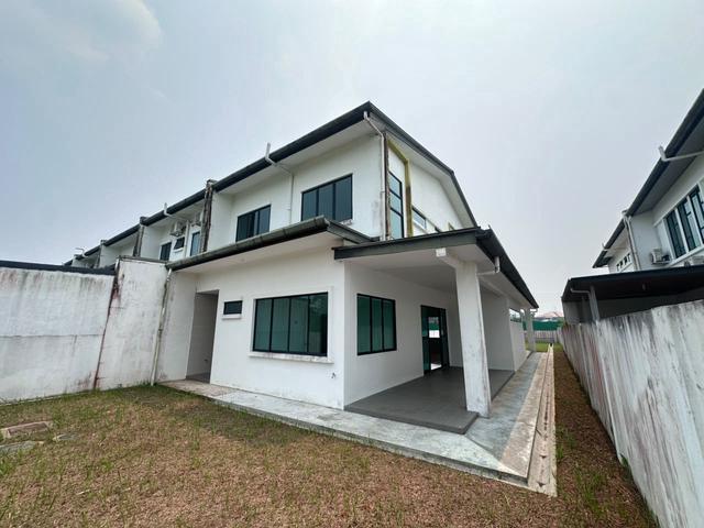 Terraced House for sale in Kuching, Bahagian Kuching