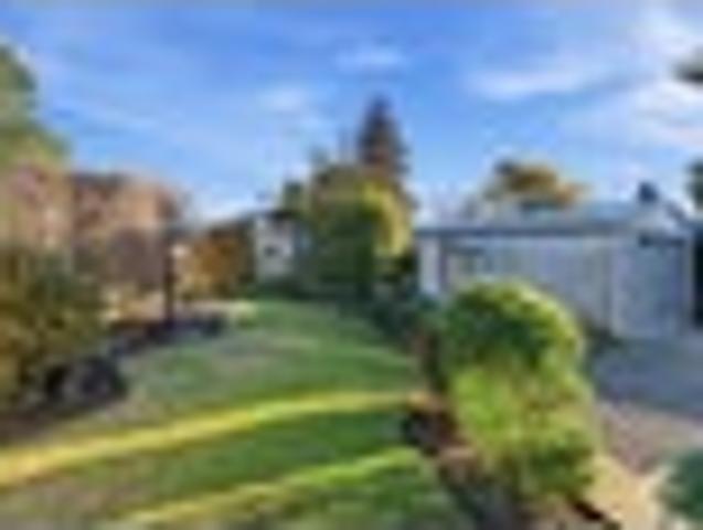 House for sale in Chaslands, Canterbury
