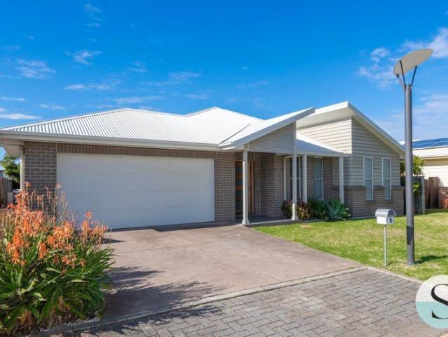 House for sale in Pinny Beach, New South Wales