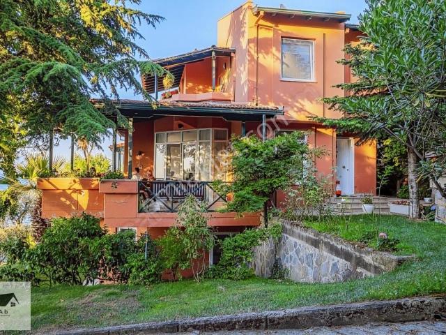 Mudanya içerisinde satılık Villa