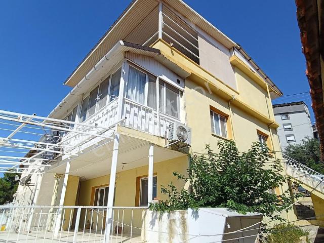 Gümüldür, Menderes içerisinde satılık Bina