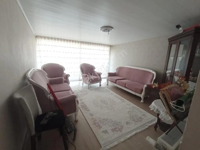 Karabağlar, İzmir içerisinde kiralık mülk
