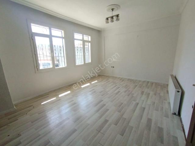 Karabağlar, İzmir içerisinde kiralık mülk