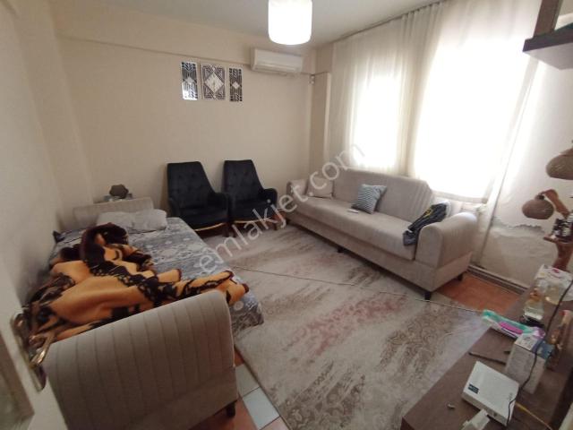 Karabağlar, İzmir içerisinde kiralık mülk