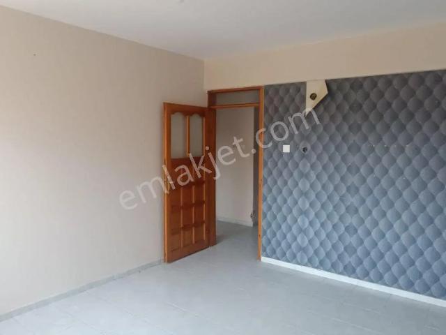 Karabağlar, İzmir içerisinde kiralık mülk