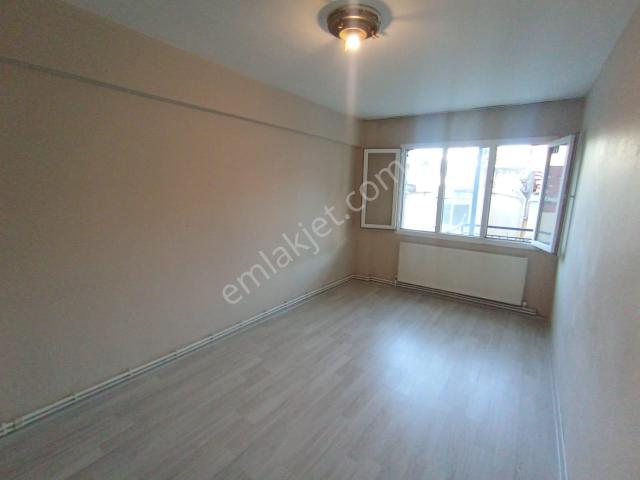 Karabağlar, İzmir içerisinde kiralık mülk