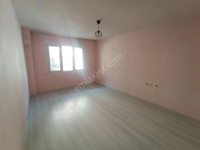 Karabağlar, İzmir içerisinde kiralık mülk