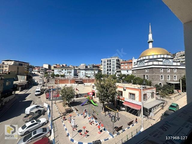 Bayrakli, İzmir içerisinde satılık mülk