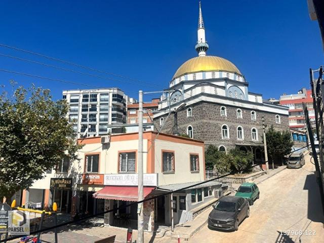 Bayrakli, İzmir içerisinde satılık mülk