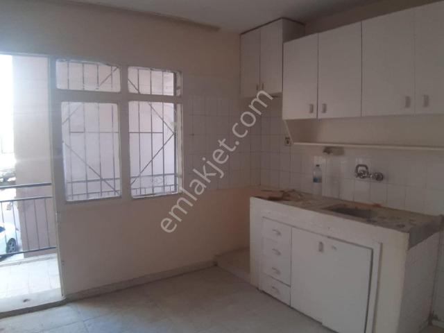 Bayrakli, İzmir içerisinde kiralık mülk