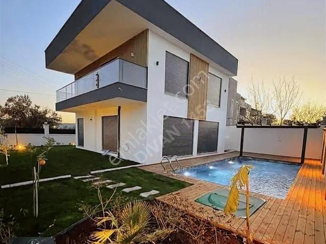 Urla, İzmir içerisinde satılık Villa