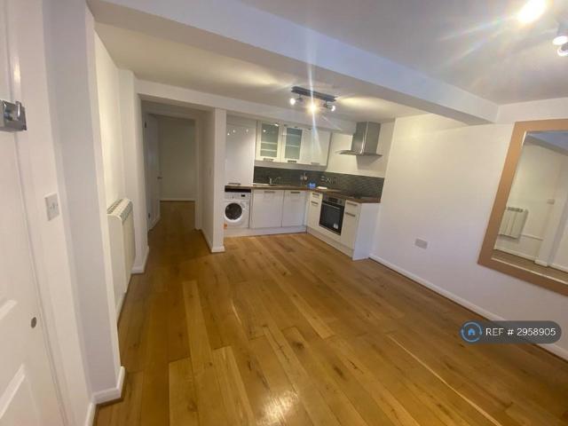 House for rent in Newtown, Reading
