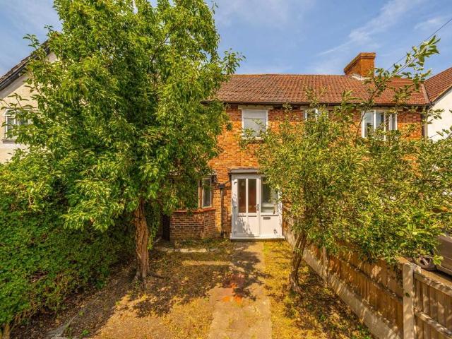 House for rent in London Borough of Ealing, Greater London