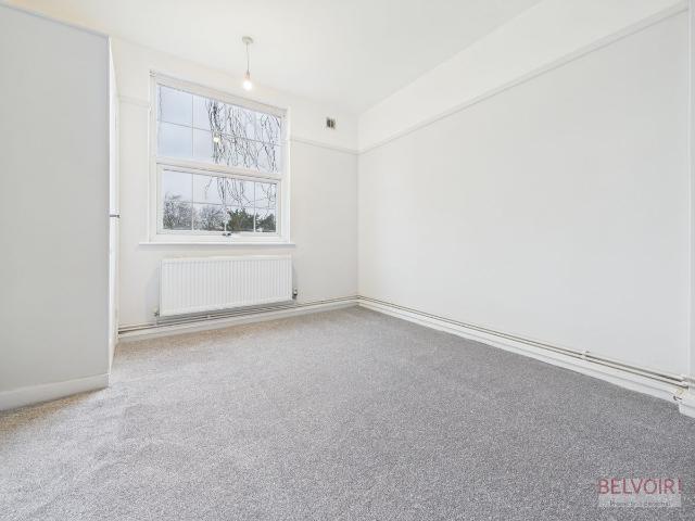 Apartment for rent in Stoneycroft, Calderstones
