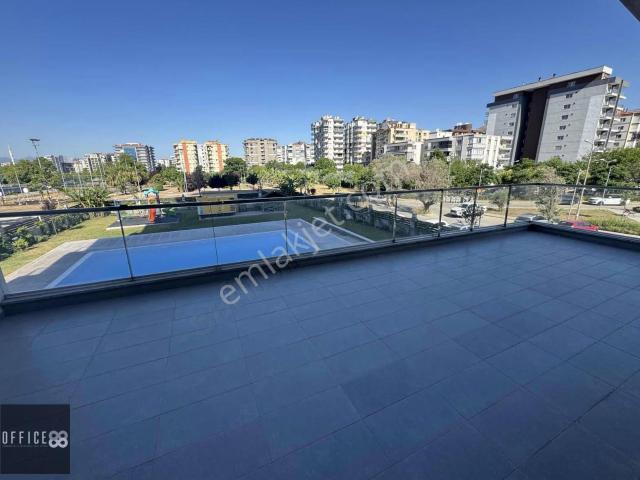 Bayrakli, İzmir içerisinde satılık mülk