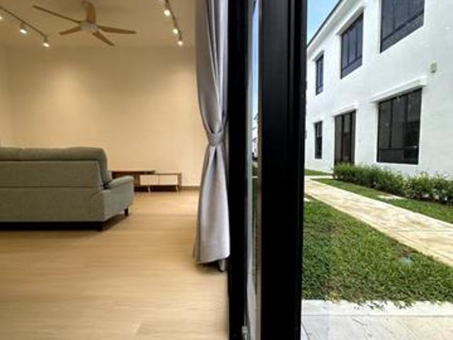 Townhouse for rent in Batu Kawan, Seberang Perai