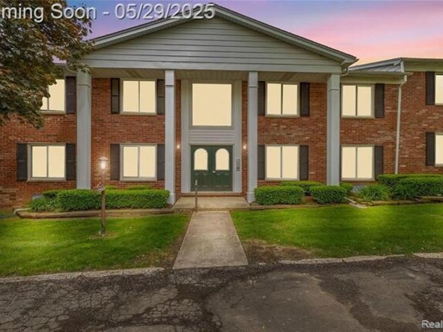 Condo for sale in Bloomfield Hills