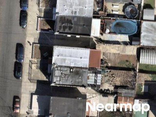 House for sale in The Bronx, Arverne