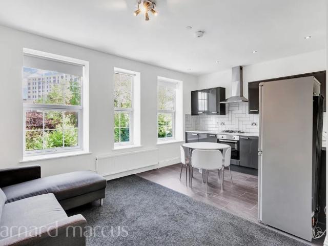 Apartment for rent in Carshalton Beeches, Greater London