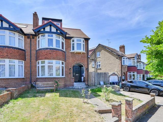 House for rent in London Borough of Ealing, Perivale