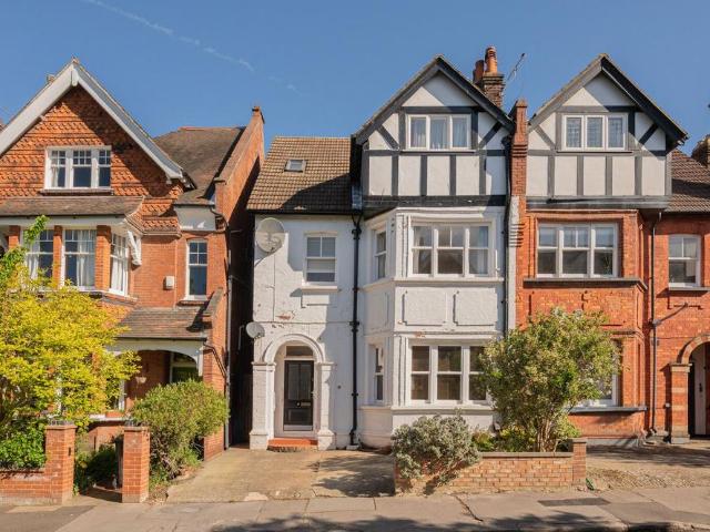 Apartment for rent in London Borough of Croydon, Addiscombe