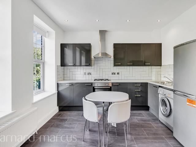 Apartment for rent in Carshalton Beeches, Greater London
