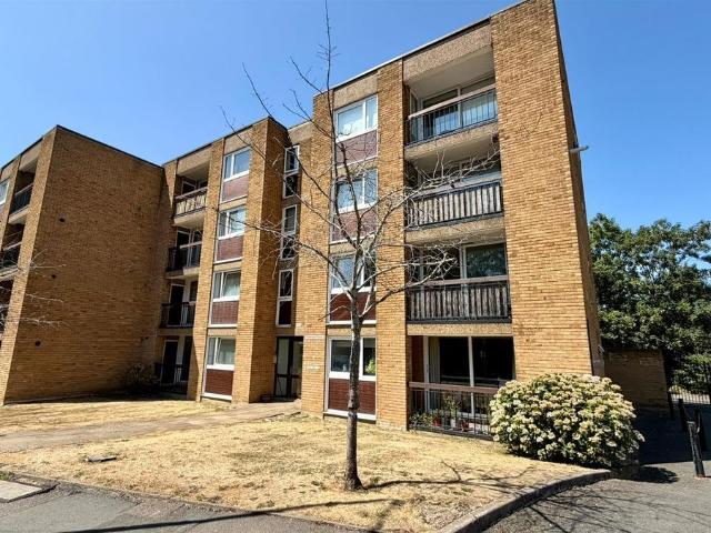 Apartment for rent in Carshalton Beeches, Greater London