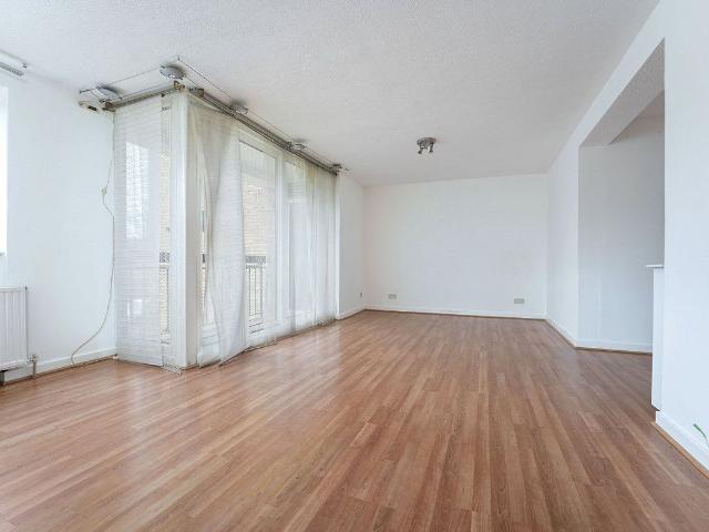 Apartment for rent in London Borough of Sutton, Greater London