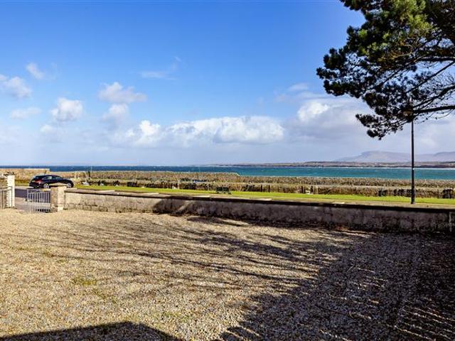 Detached House for sale in Mullaghmore, Connacht