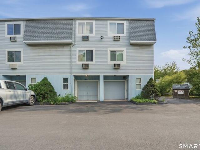 House for sale in East Farms, Waterbury