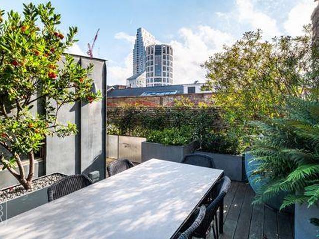 House for sale in Hoxton, Greater London