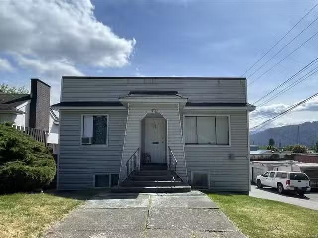 House for sale in Clayoquot, British Columbia