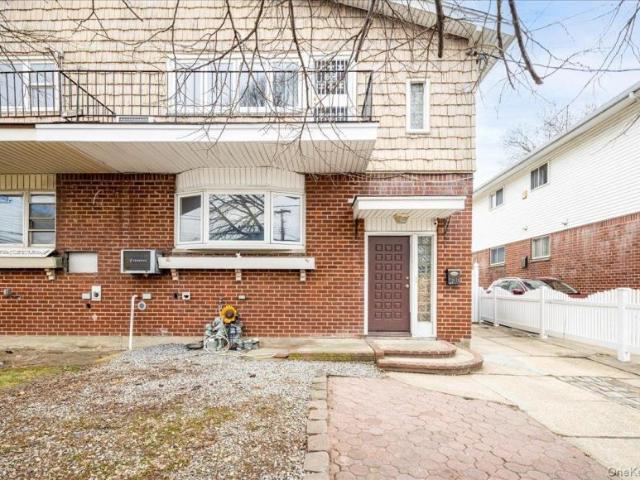 House for sale in Queens, Arverne