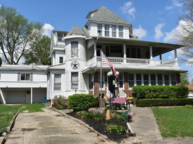 House for sale in Watseka, Illinois