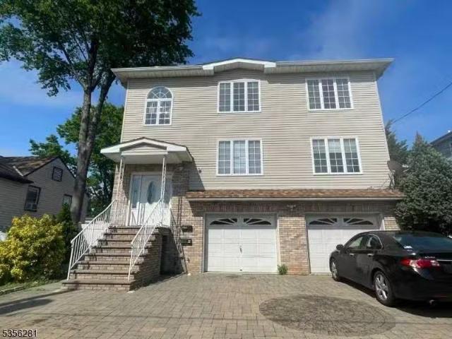 Condo for rent in Elizabeth
