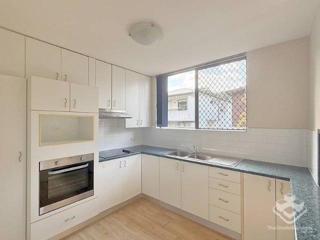 Townhouse for rent in Toombul, Queensland