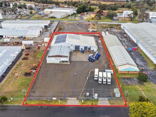 Warehouse for sale in Brisbane Grove, New South Wales