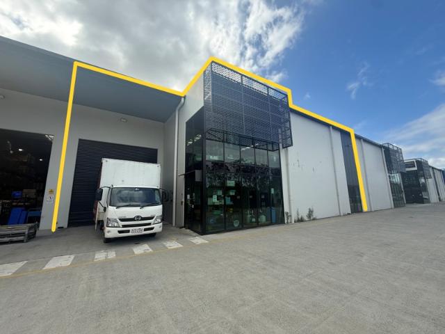 Warehouse for rent in Toombul, Queensland