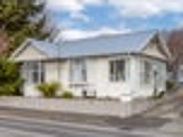 House for sale in Chaslands, Canterbury