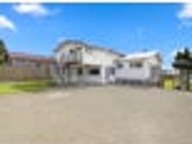 House for sale in Wairau Valley