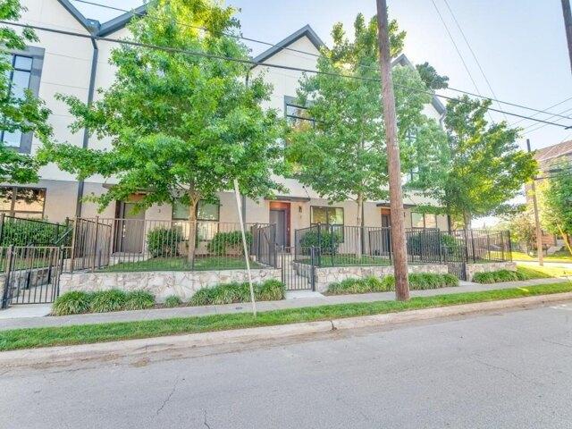 Condo for sale in Dallas, Texas