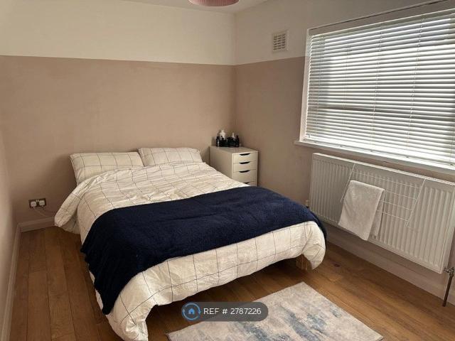 Room for rent in South Hornchurch, Greater London