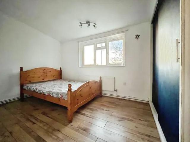 Apartment for rent in Heartsease, East Bank