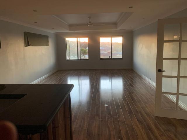 Room for rent in Munster, Western Australia