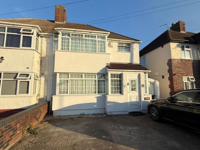 House for rent in London Borough of Hounslow, Greater London