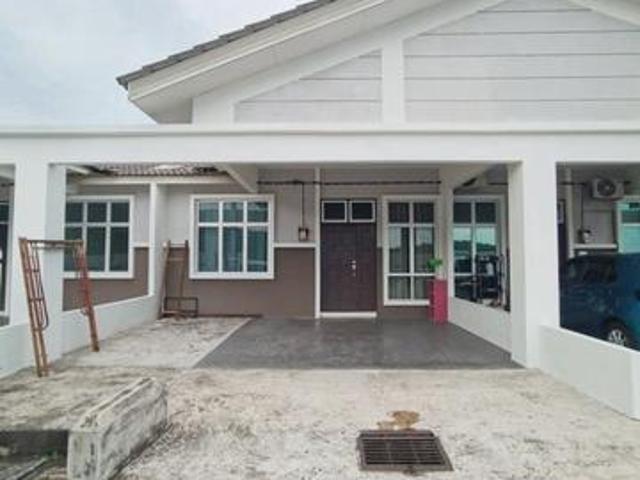 Terraced House for sale in Malaka