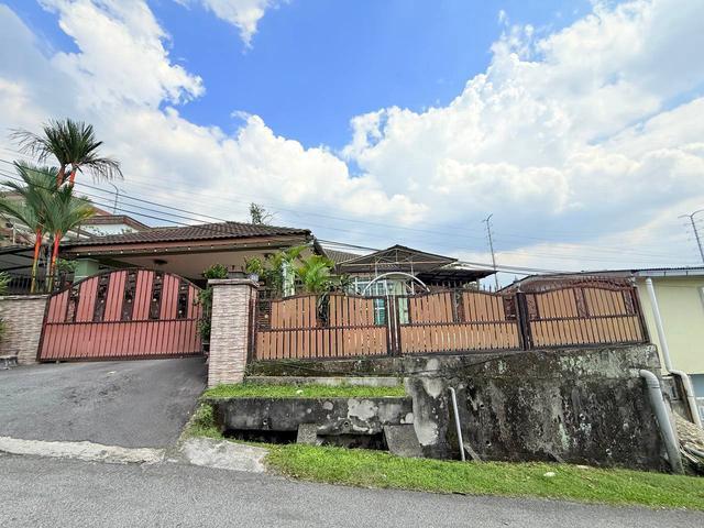 Bungalow for sale in Langat, Selangor