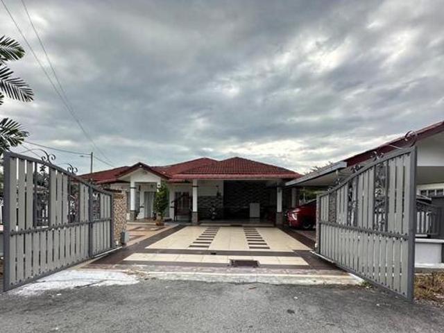 Bungalow for sale in Jenjarom, Selangor
